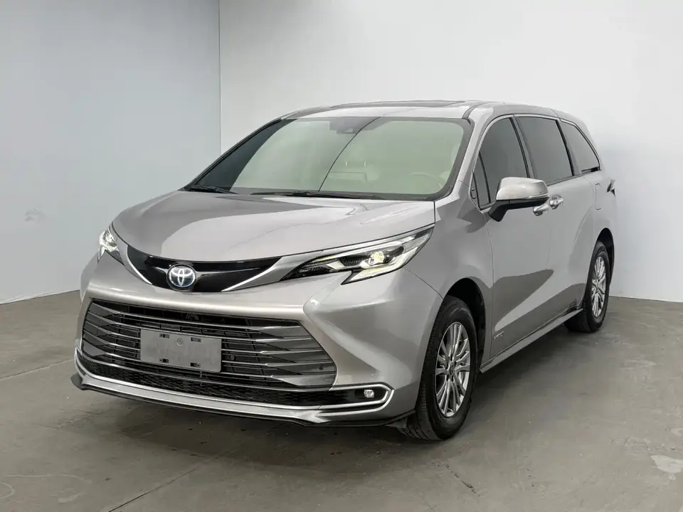 Toyota Sienna 2.5L Hybrid Luxury Edition 2022