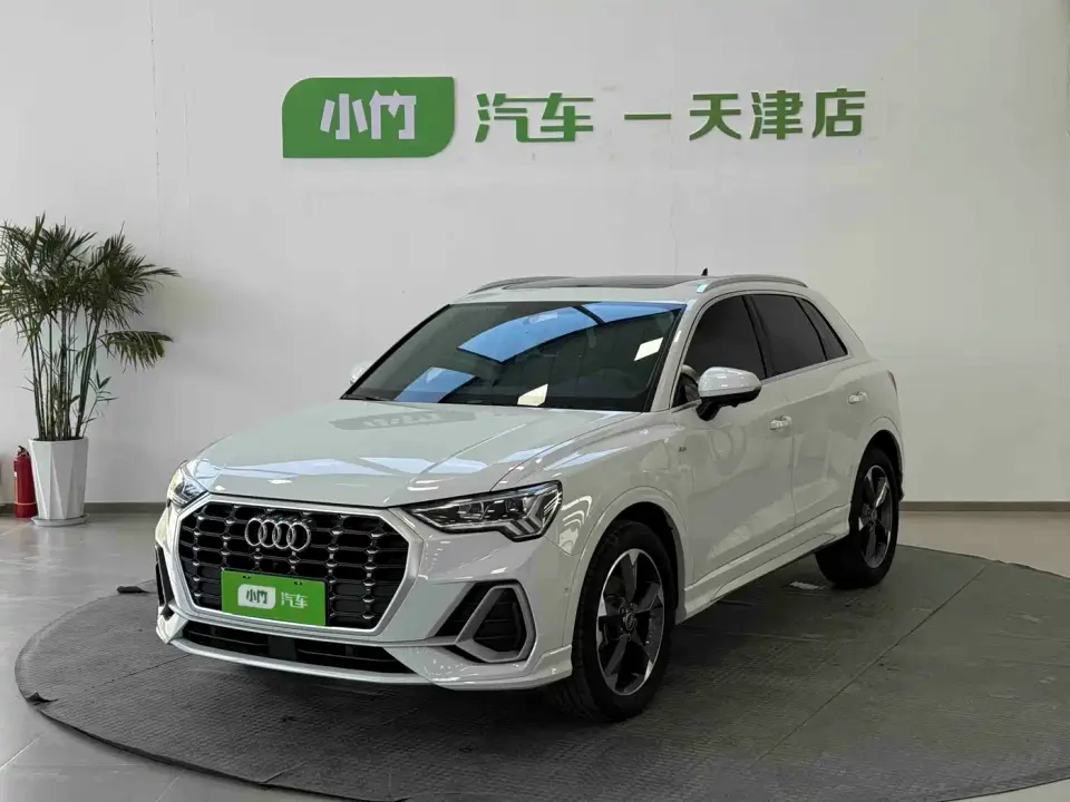 Audi Q3 35 TFSI Fashion Dynamic (1.4T) 2023