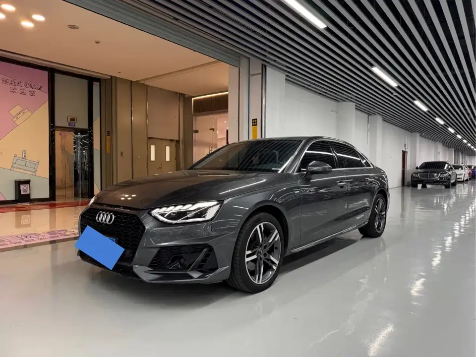 Audi A4L 40 TFSI Luxury Dynamic 2024