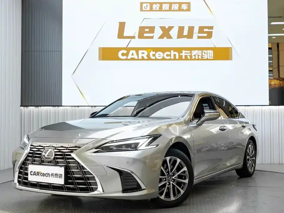 Lexus ES 200 Ultimate Edition 2025