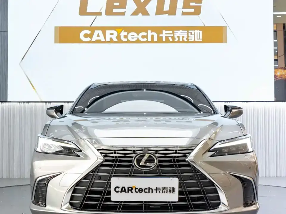 Lexus ES 200 Ultimate Edition 2025