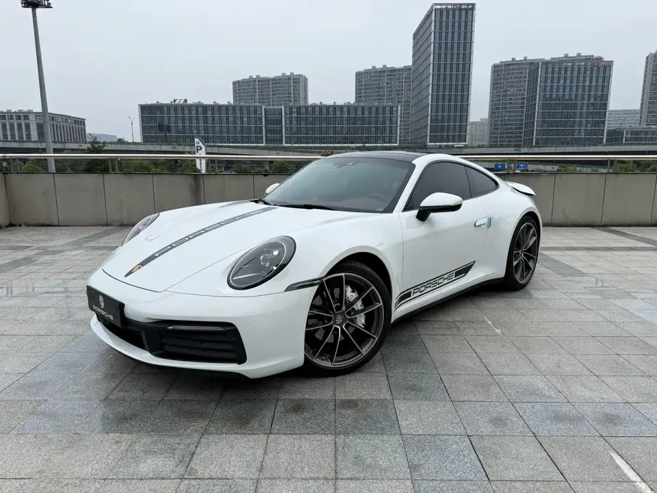 Porsche 911 Carrera 3.0T 2024