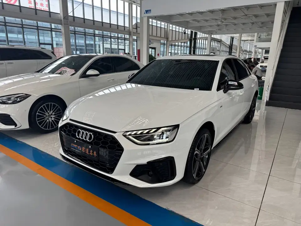 Audi A4L 2 Million Celebration Edition 40 TFSI Luxury Dynamic 2025