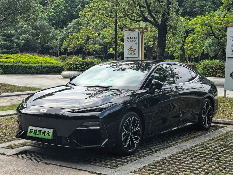Geely Galaxy Galaxy E8 700km Long Voyage Smart Drive Edition 2025