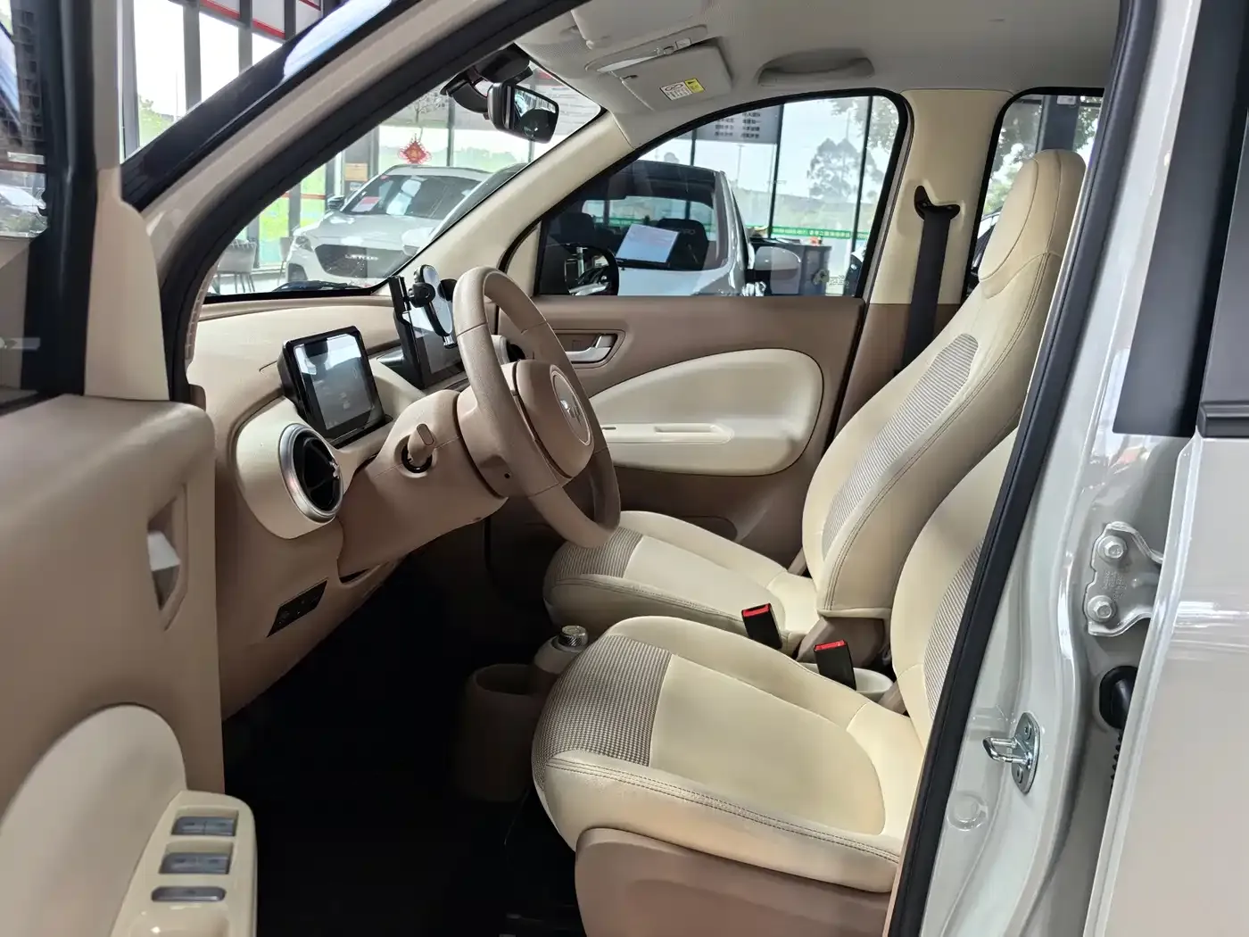 Wuling Motors Hongguang MINIEV 4-Door Premium+ Edition 2025 — фото 8