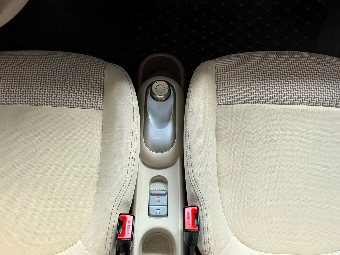 Wuling Motors Hongguang MINIEV 4-Door Premium+ Edition 2025 — фото 14