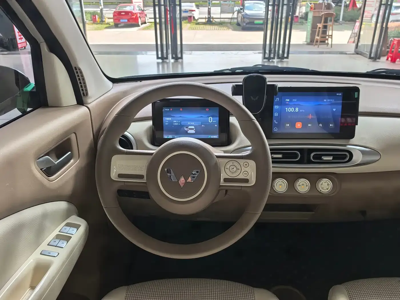 Wuling Motors Hongguang MINIEV 4-Door Premium+ Edition 2025 — фото 12