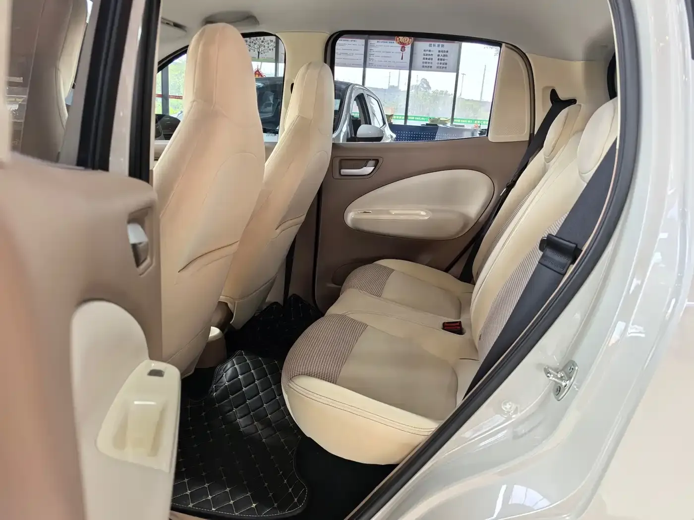 Wuling Motors Hongguang MINIEV 4-Door Premium+ Edition 2025 — фото 10