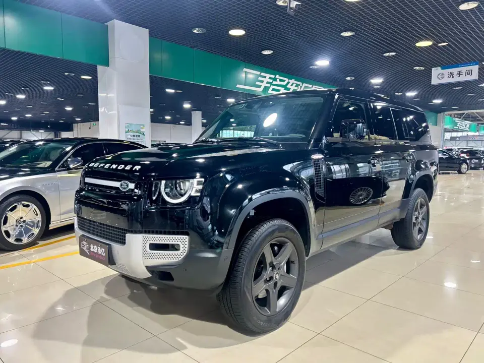 Land Rover Defender Model Year 130 3.0T P400 HSE 2023