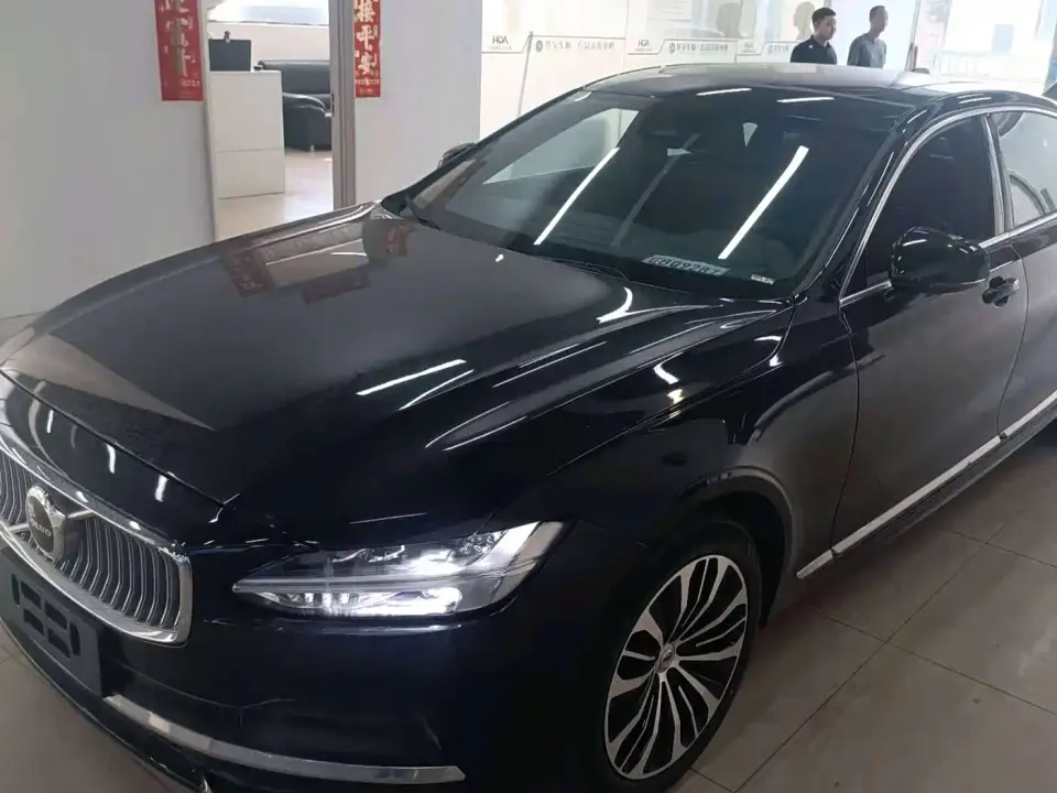 Volvo S90 B5 Elegance Luxury Edition 2025