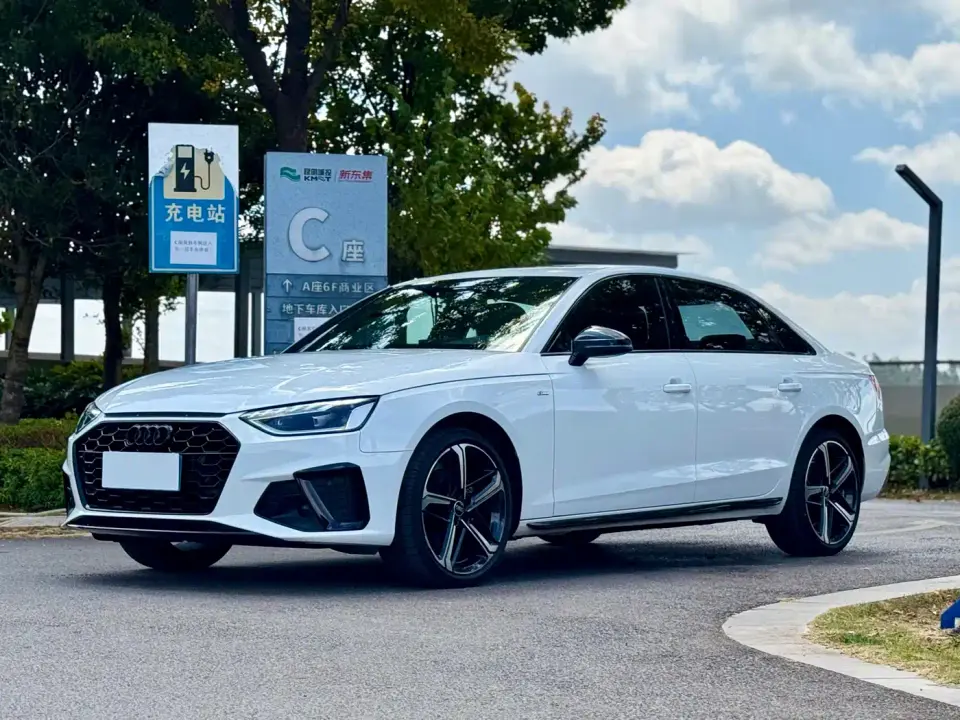 Audi A4L 40 TFSI Luxury Dynamic 2024