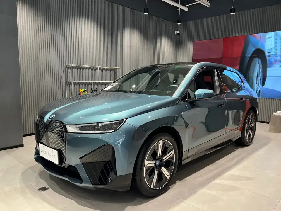 BMW iX Facelift xDrive40 2026