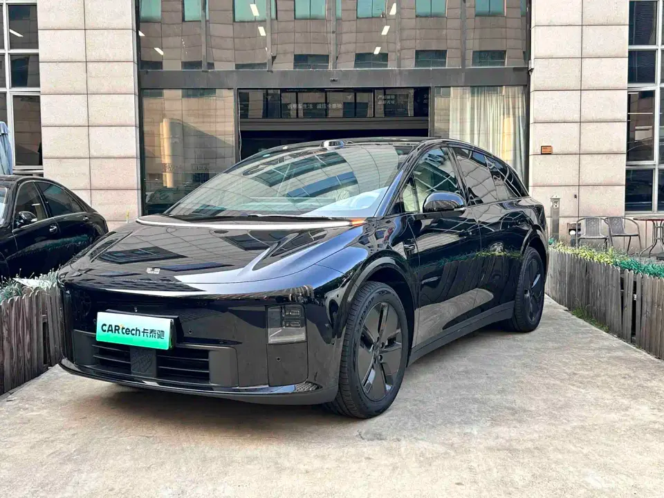 Li Auto i6 2WD Base Model 2025