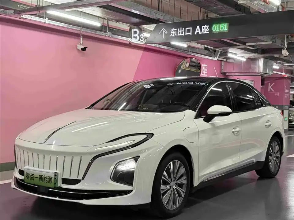 Hongqi E-QM5 431km Charging Enjoyment Edition 2024