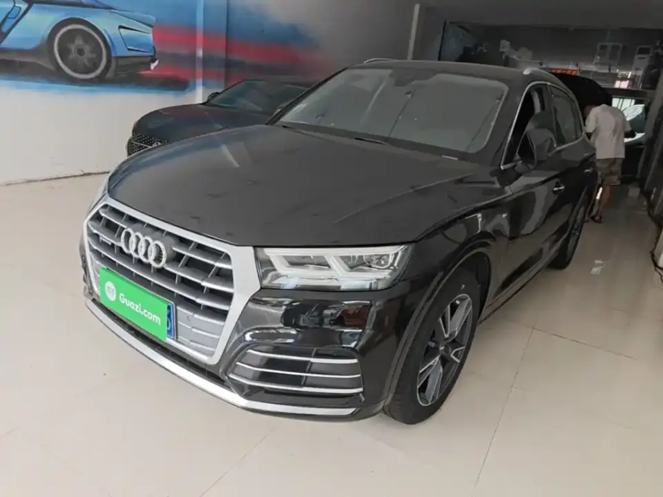 Audi Q5L Facelift 40 TFSI Honor Fashion 2021