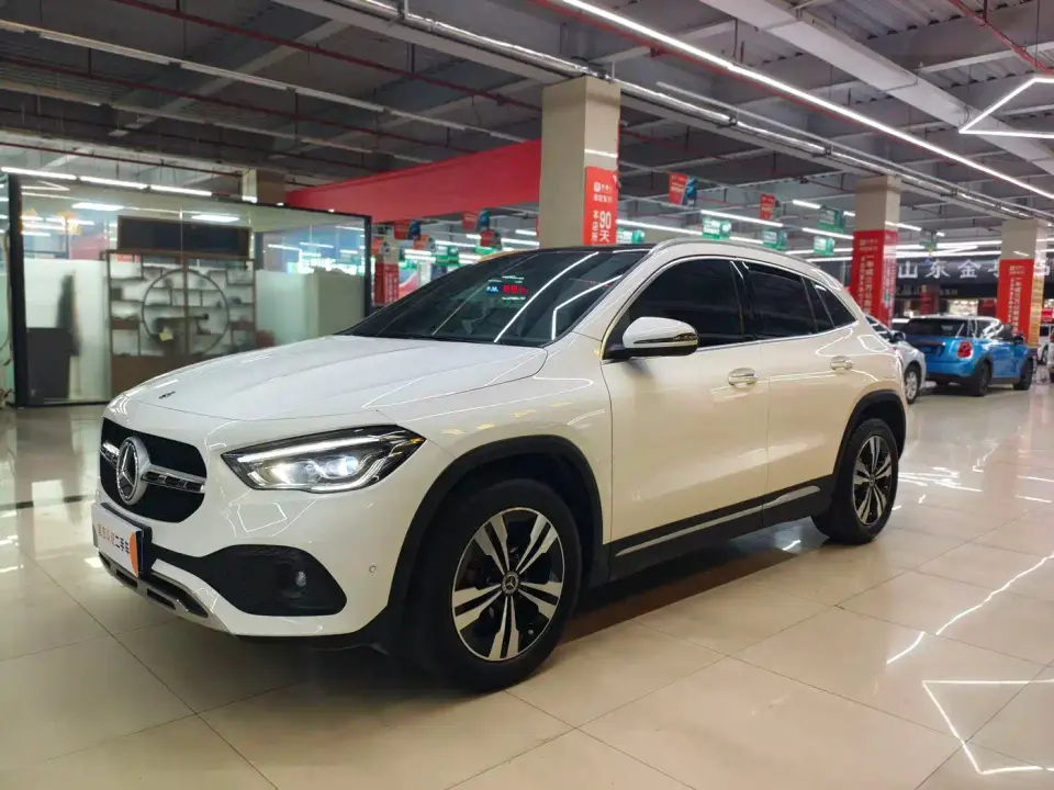 Mercedes-Benz GLA-Class Model GLA 200 2021