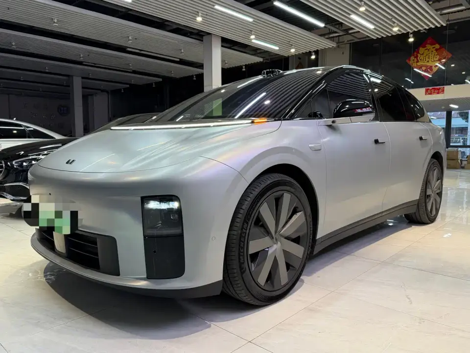 Li Auto i6 4WD Base Model 2025