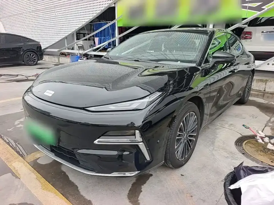 Geely Galaxy Galaxy Xingyao 8 130km EM-i Premium Edition 2025