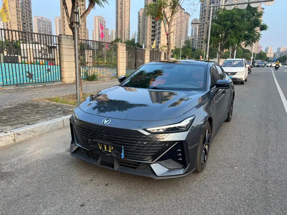 Changan UNI-V 1.5T Premium Model 2023