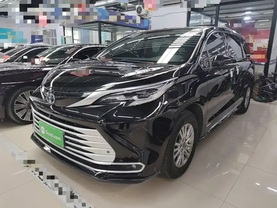 Toyota Sienna 2.5L Hybrid Premium Edition 2023