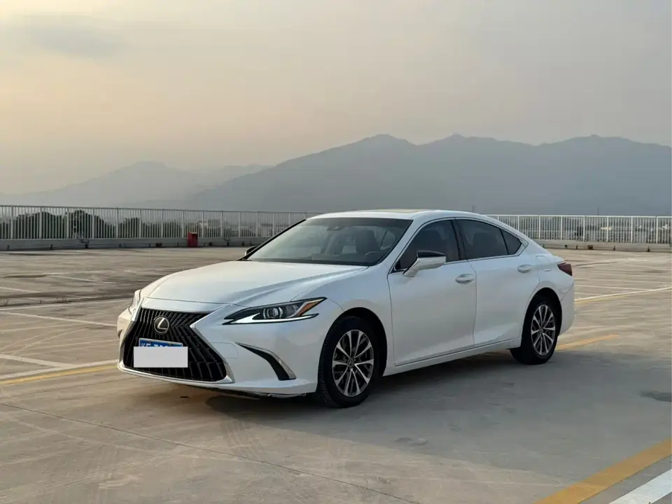 Lexus ES 200 Excellence Edition 2024