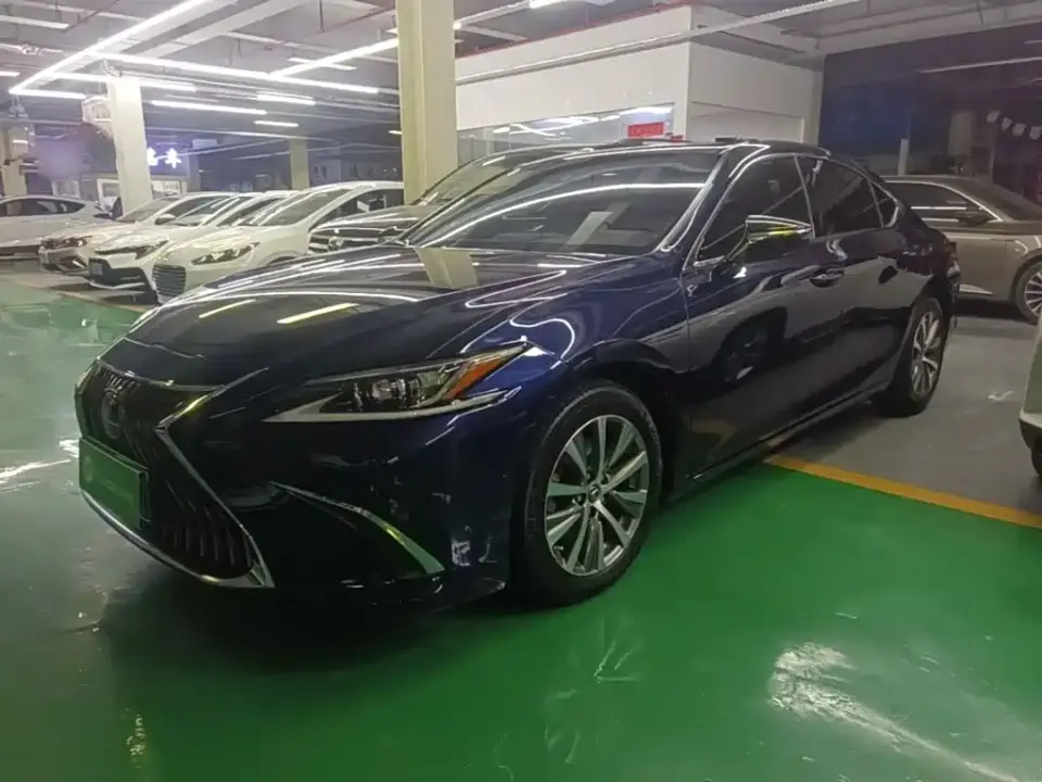 Lexus ES 200 Excellence 2019