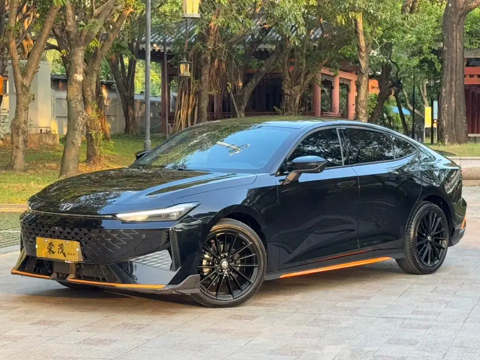 Changan UNI-V 1.5T Deluxe Sport 2024