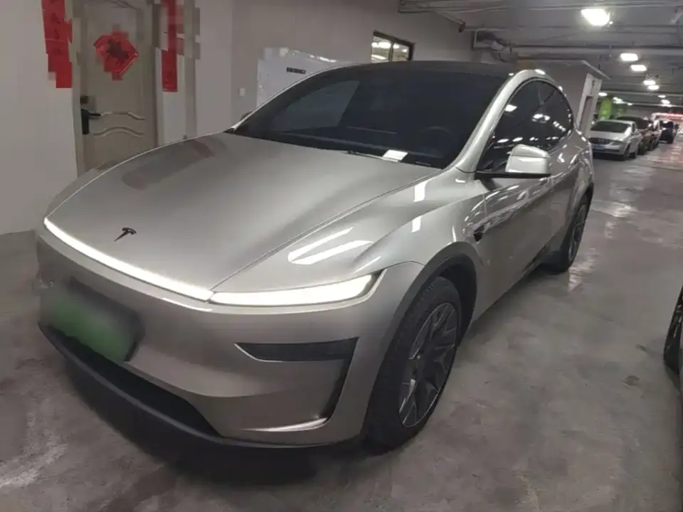 Tesla Model Y L Facelift Long Range AWD 2025