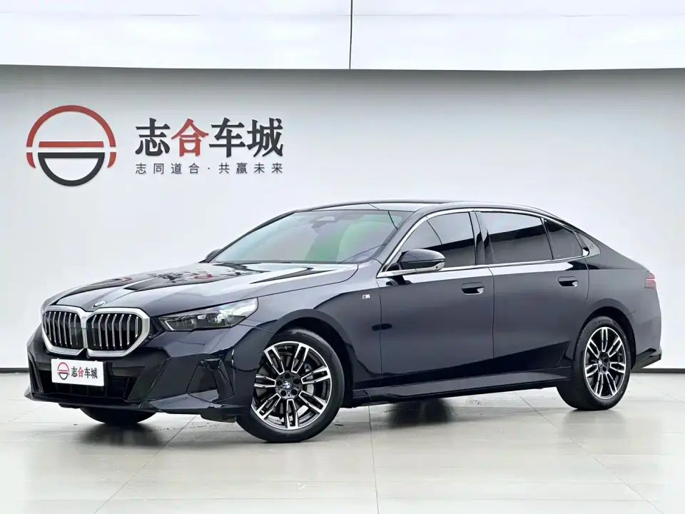 BMW 5 Series 530Li Leading M Sport Package 2024