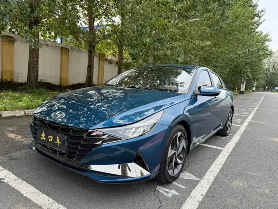 Hyundai Elantra 1.5L CVT LUX Premium Edition 2022