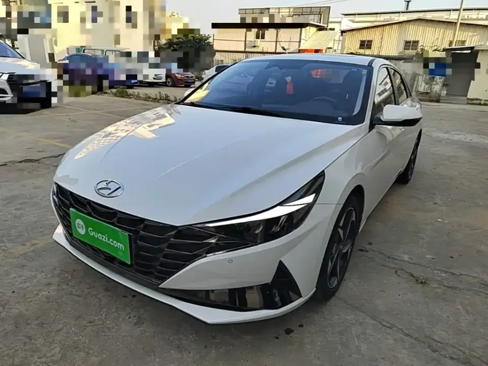 Hyundai Elantra 1.5L CVT LUX Premium Edition 2021