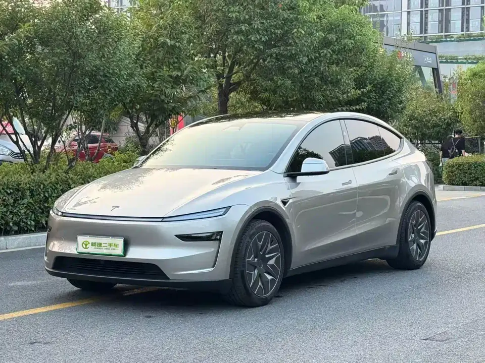 Tesla Model Y L Facelift Long Range AWD 2025