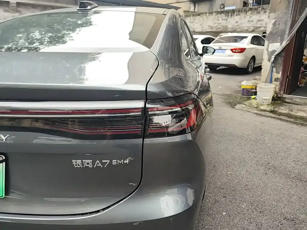 Geely Galaxy Galaxy A7 EM-i 150km Explorer+ Edition 2025 — фото 8