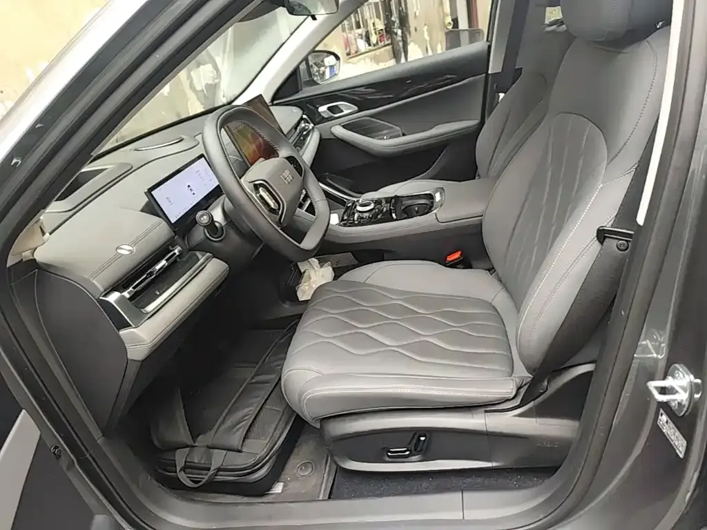 Geely Galaxy Galaxy A7 EM-i 150km Explorer+ Edition 2025 — фото 15