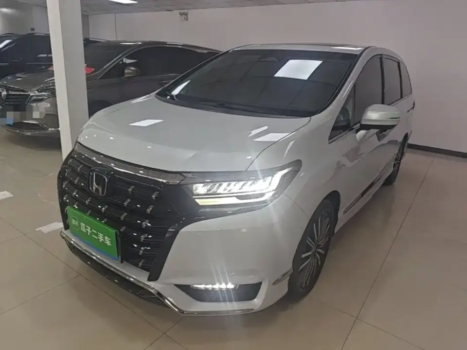 Honda Elysion 2.0L e:HEV Luxury Edition 2025