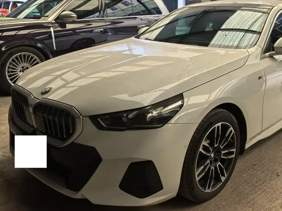 BMW 5 Series 530Li Leading M Sport Package 2025