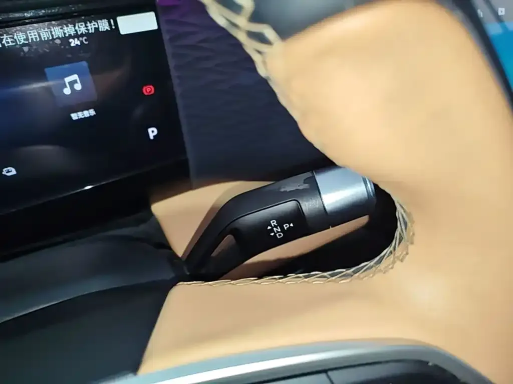 Geely Galaxy Galaxy L7 1.5T 115km MAX 2023 — фото 14