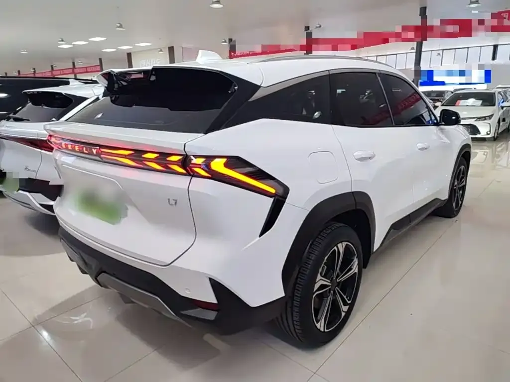Geely Galaxy Galaxy L7 1.5T 115km MAX 2023 — фото 7