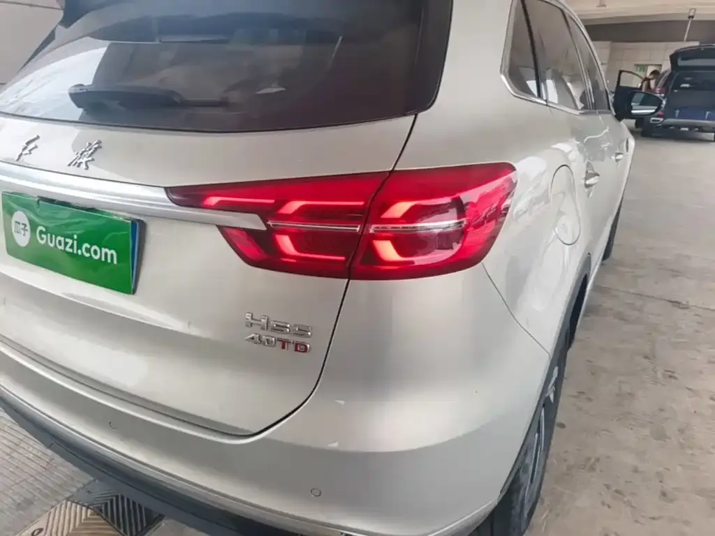 Hongqi HS5 Facelift 2.0T Smart Flag Enjoyment Edition 2022 — фото 8
