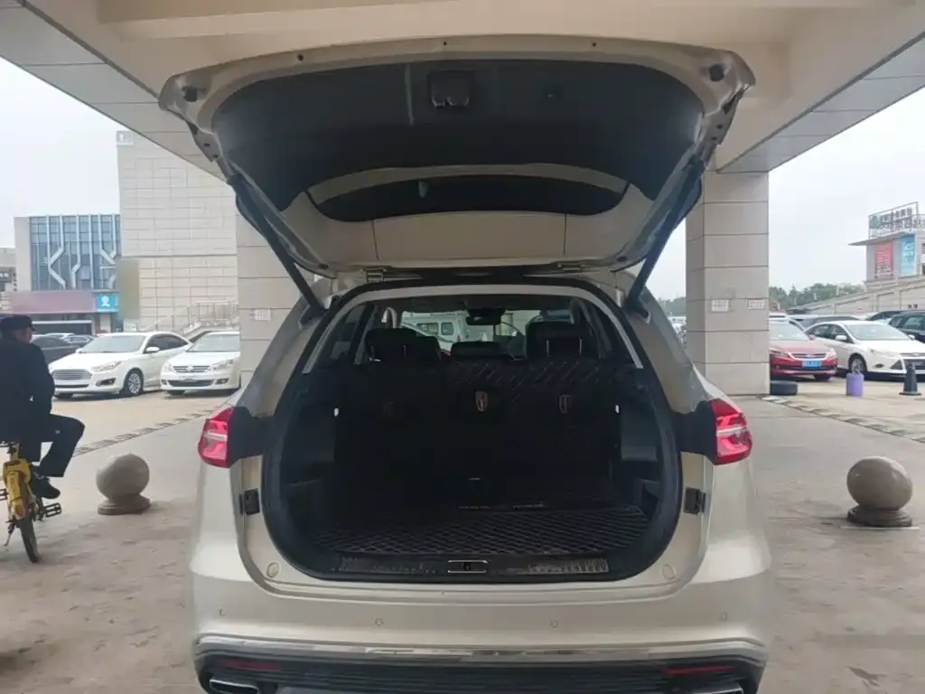 Hongqi HS5 Facelift 2.0T Smart Flag Enjoyment Edition 2022 — фото 19