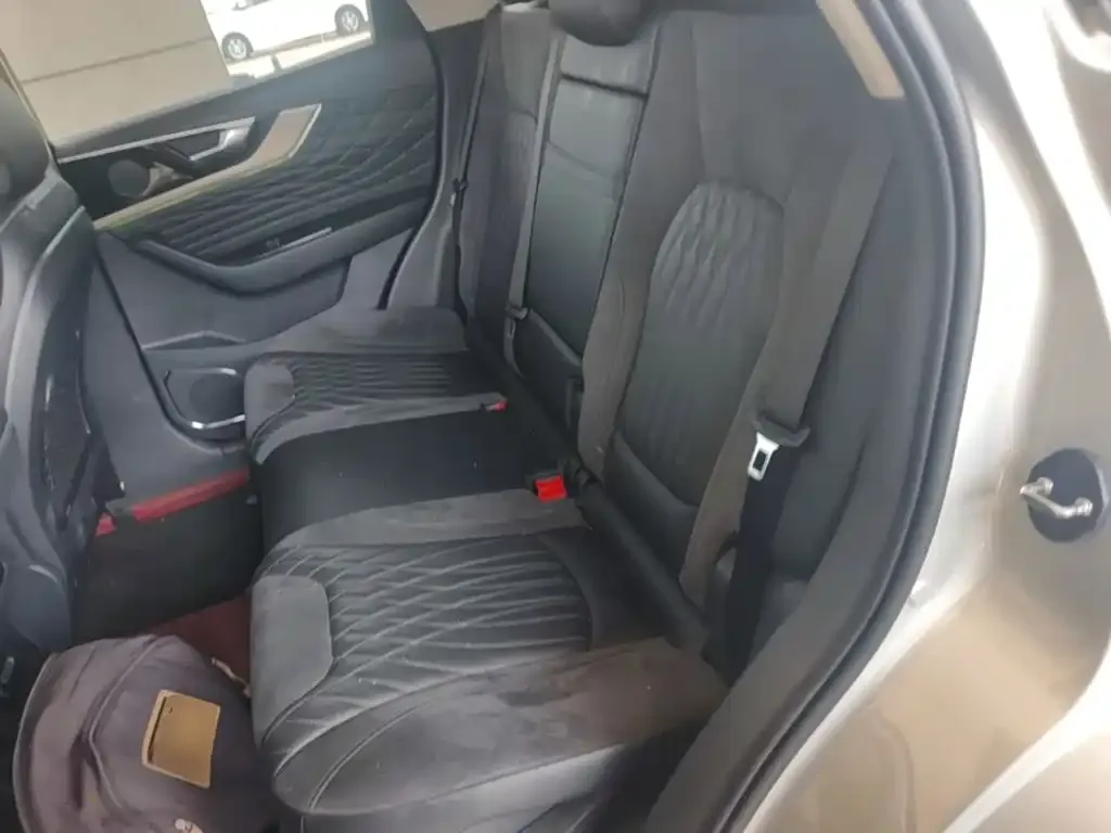 Hongqi HS5 Facelift 2.0T Smart Flag Enjoyment Edition 2022 — фото 17