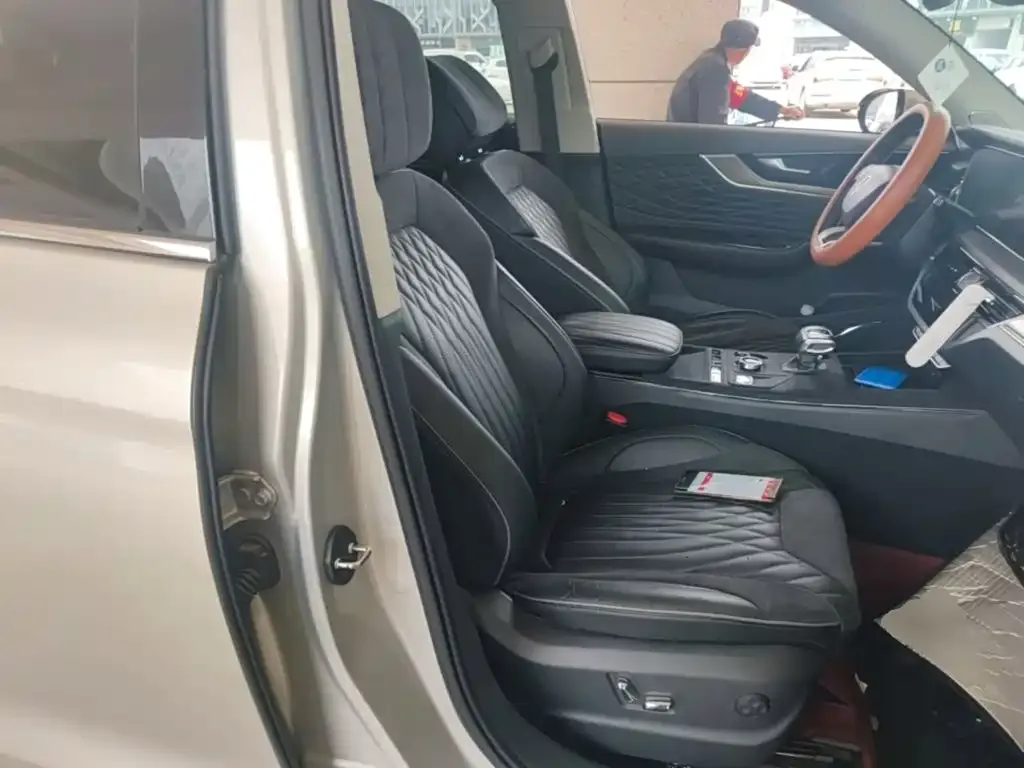 Hongqi HS5 Facelift 2.0T Smart Flag Enjoyment Edition 2022 — фото 25