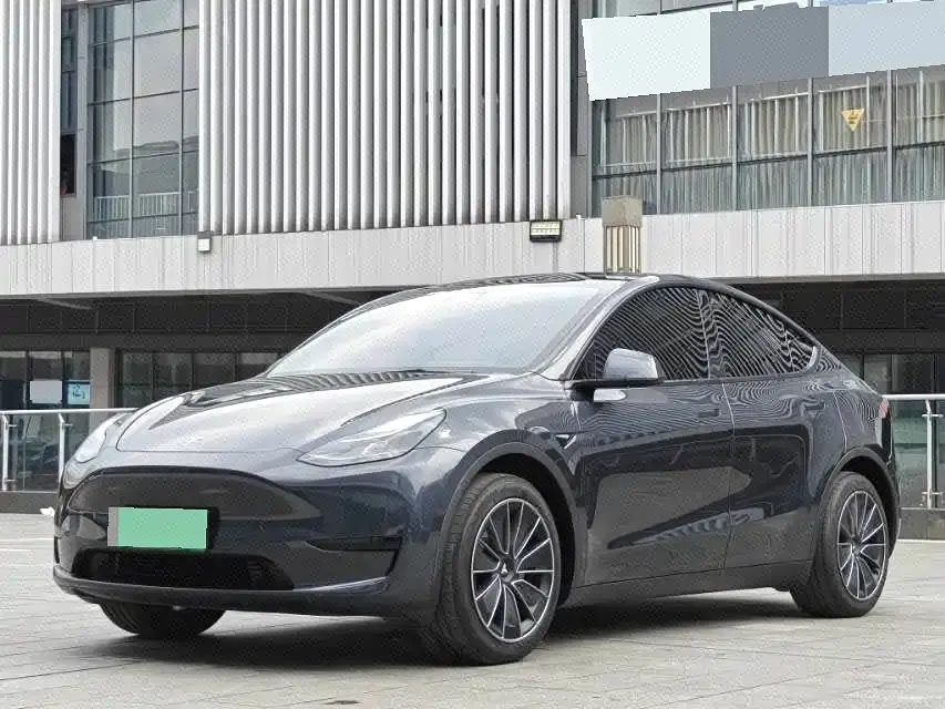 Tesla Model Y Rear-Wheel Drive Version 2024