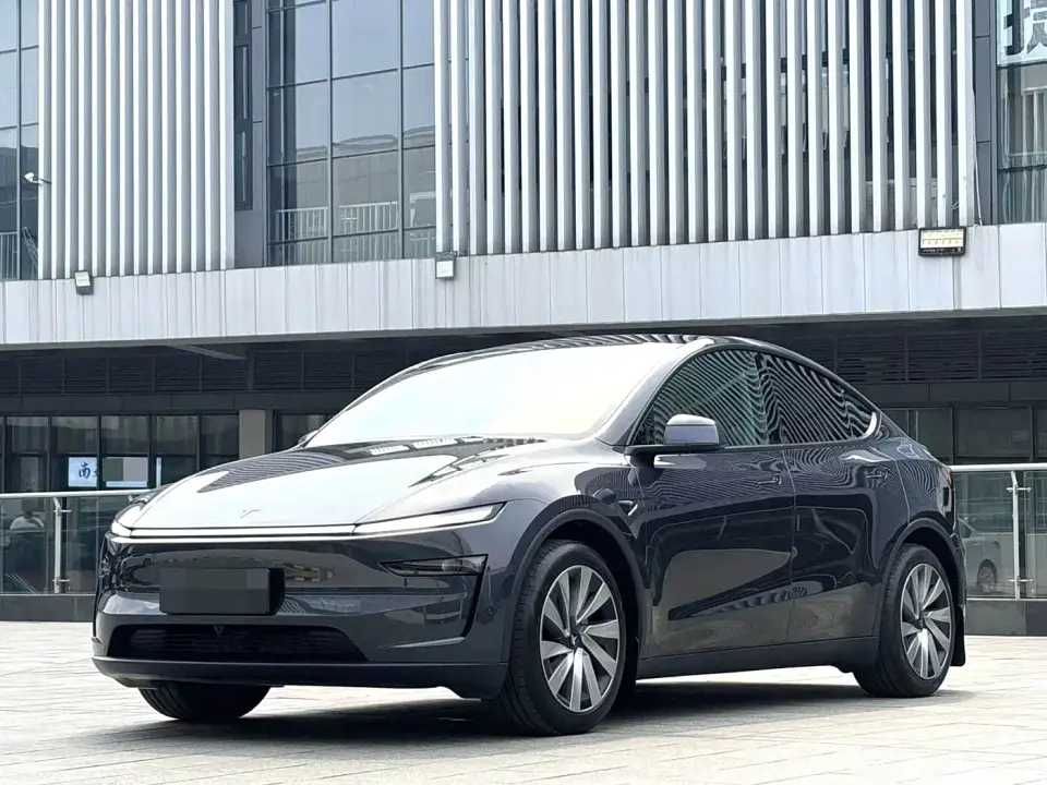 Tesla Model Y Rear-Wheel Drive 2025
