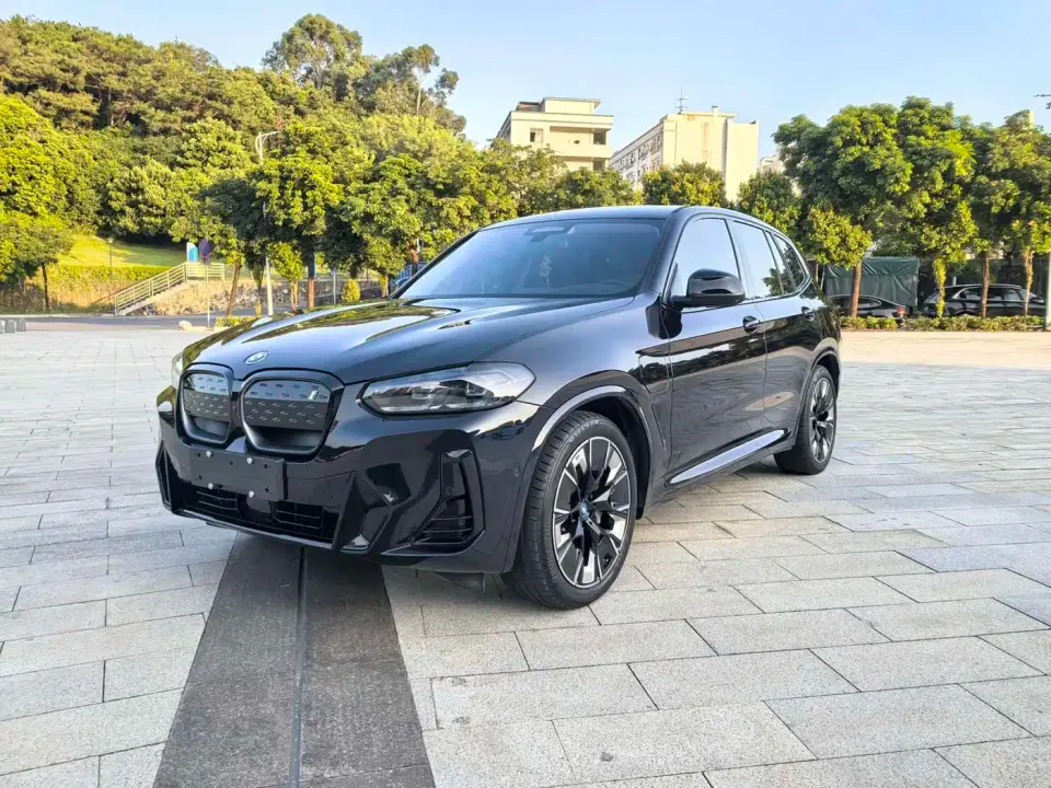 BMW iX3 Facelift Innovation Leader Model 2023