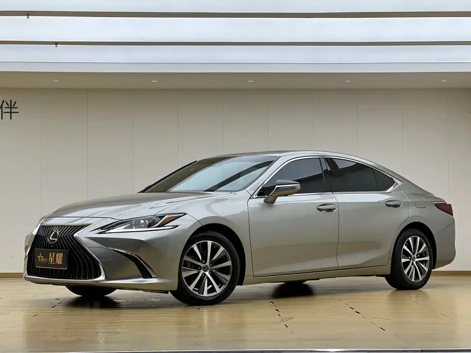 Lexus ES 200 Excellence 2021