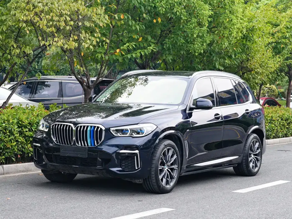 BMW X5 xDrive 30Li Premium M Sport Package 2022
