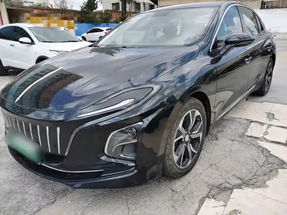 Hongqi E-QM5 Facelift Basic Travel Edition 2023