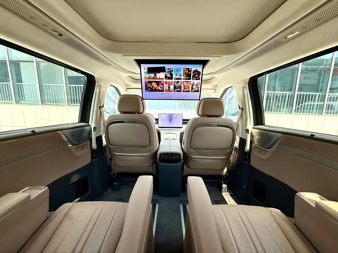XPeng X9 Extended Range Edition 2025 — фото 14