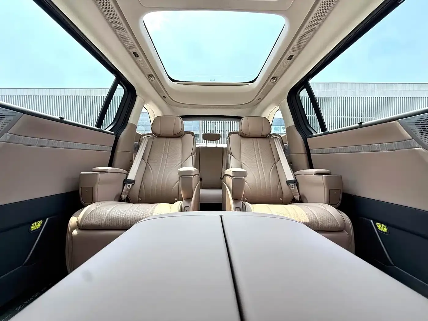 XPeng X9 Extended Range Edition 2025 — фото 12